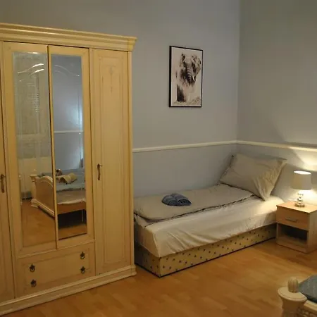 Exigens House Apartment