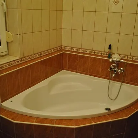 Exigens House Apartment *